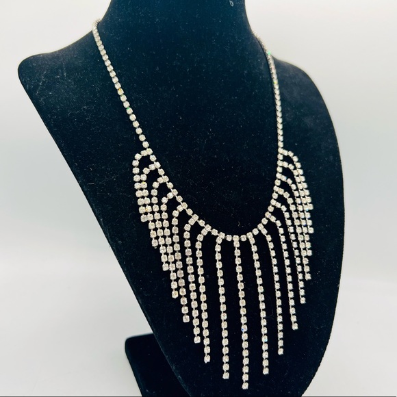 Vintage Jewelry - True vintage rhinestone fringe necklace silver tone 18”
